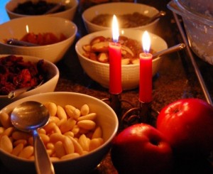 Hemgjord glögg med äpplen äppelringar mm